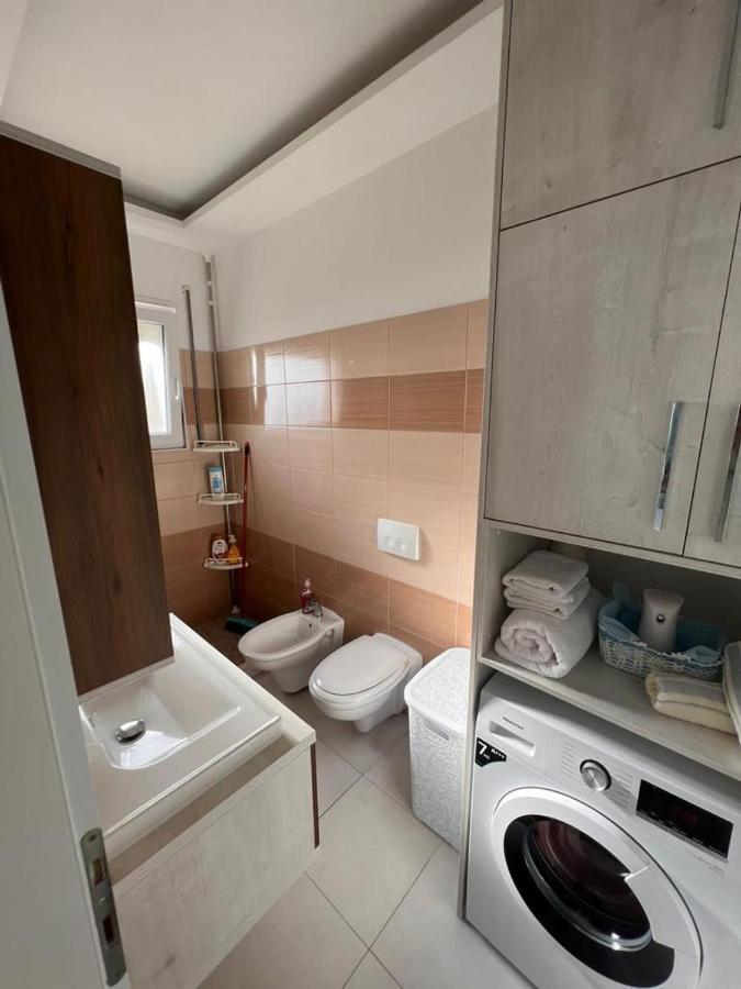 Soleil Apartment With Sunbed & Umbrella Avlonya Dış mekan fotoğraf