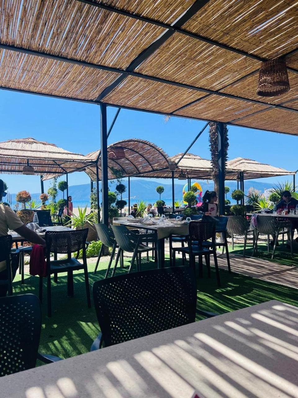 Soleil Apartment With Sunbed & Umbrella Avlonya Dış mekan fotoğraf