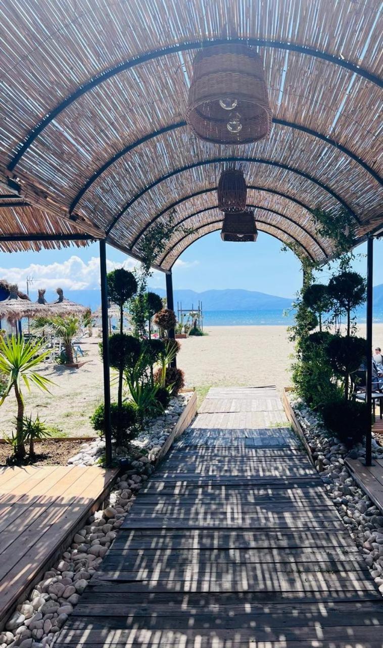 Soleil Apartment With Sunbed & Umbrella Avlonya Dış mekan fotoğraf